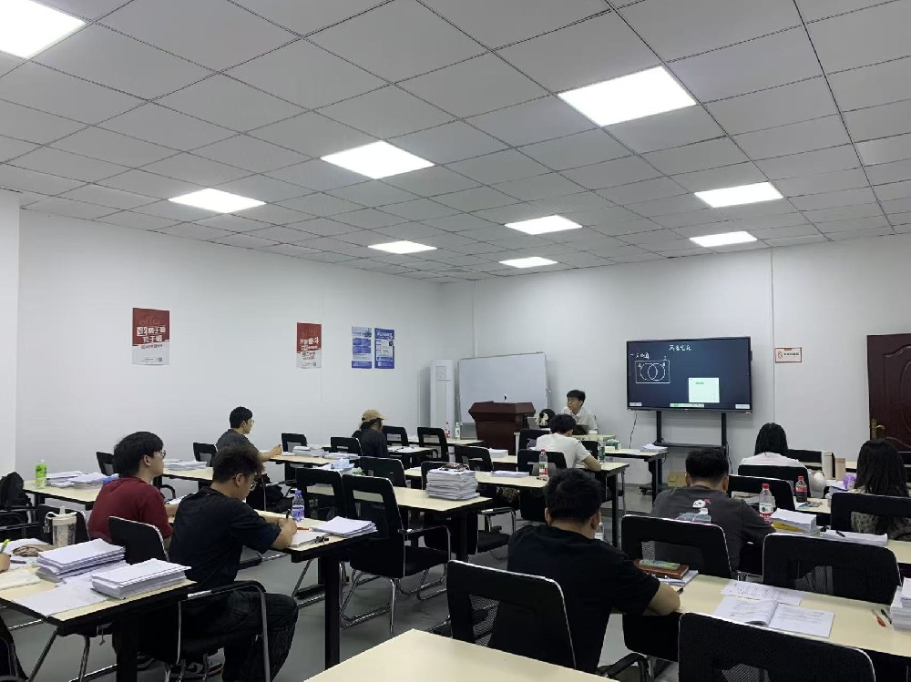重庆成人学历提升能考公务员吗?2026年国考省考报名资格解读
